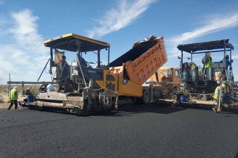 都市脉动中的无声守护者：道路施工的幕后英雄